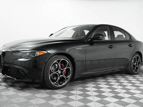New 2025 Alfa Romeo Giulia w/ Veloce Package Rwd image 4