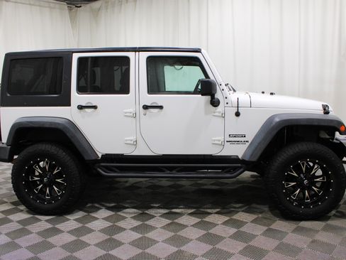 Used 2016 Jeep Wrangler Unlimited Sport w/ Quick Order Package 24S AWD/4WD image 23