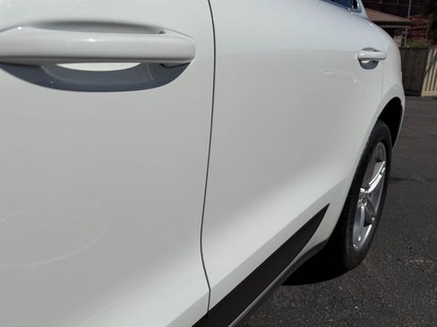 Used 2018 Porsche Macan S AWD/4WD image 30