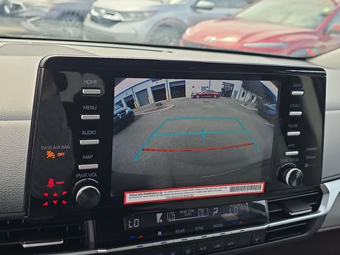 Used 2022 Toyota Sienna XLE FWD image 26