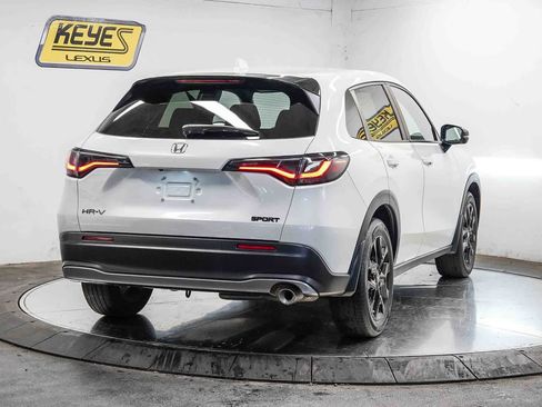 Used 2023 Honda HR-V Sport image 4