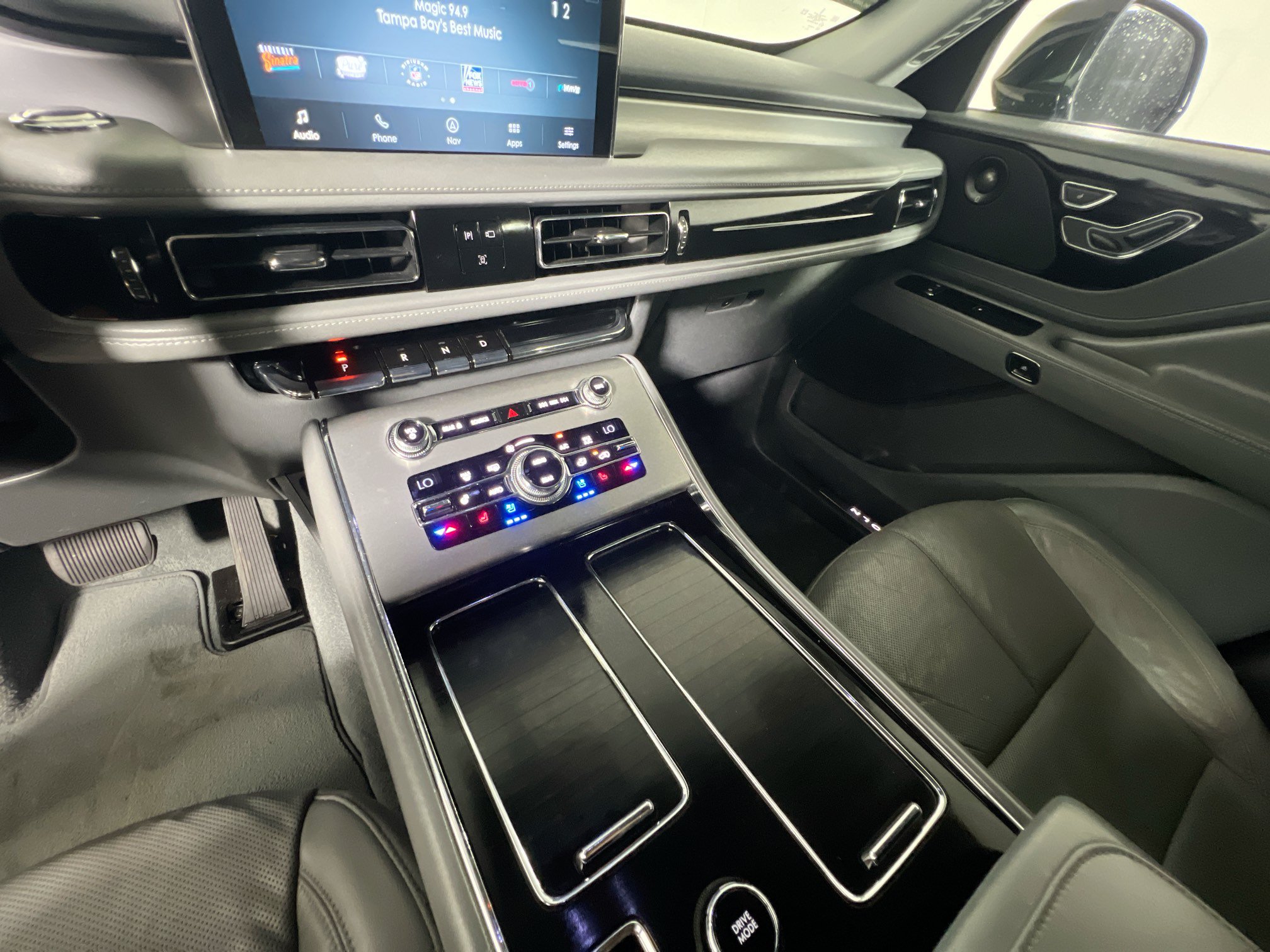 Used 2020 Lincoln Aviator Reserve w/ Equipment Group 201A AWD/4WD image 25