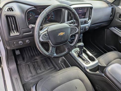 Used 2020 Chevrolet Colorado LT w/ Safety Package image 9