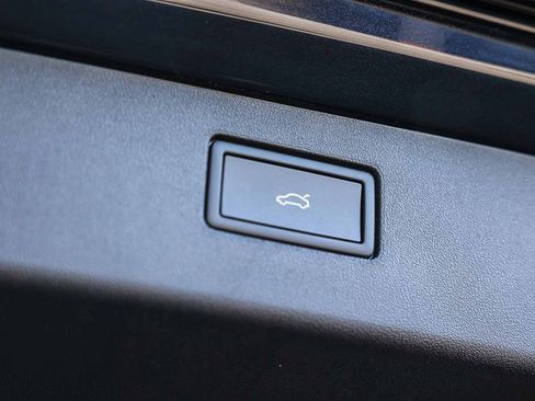 New 2026 Volkswagen Tiguan SE image 38