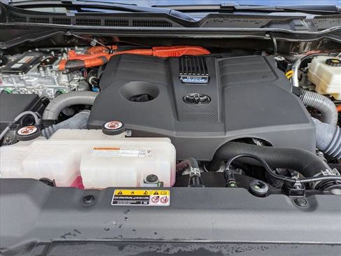 Used 2024 Toyota Tundra Limited AWD/4WD image 22