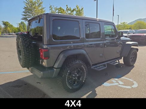 Used 2022 Jeep Wrangler Unlimited Sport AWD/4WD image 3