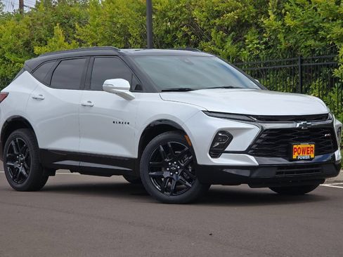Used 2024 Chevrolet Blazer RS w/ Driver Confidence II Package AWD/4WD image 2
