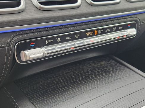 Used 2025 Mercedes-Benz GLS 450 4MATIC image 27