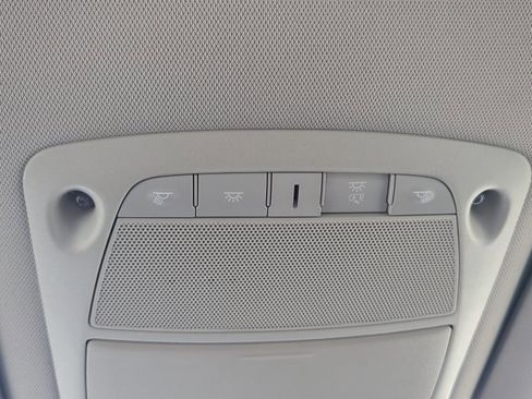 Used 2016 Nissan Rogue S FWD image 24