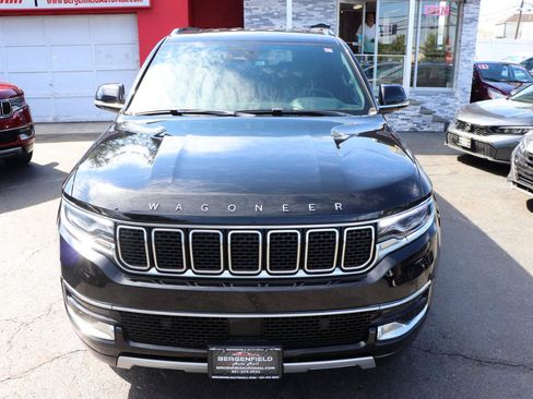 Used 2024 Jeep Wagoneer L Series II w/ Flexible Seating Group AWD/4WD image 9