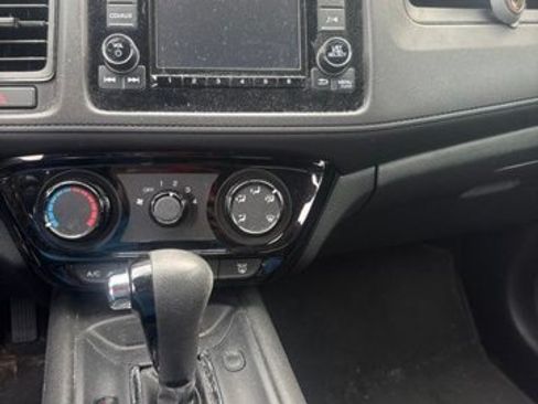 Used 2017 Honda HR-V LX image 13