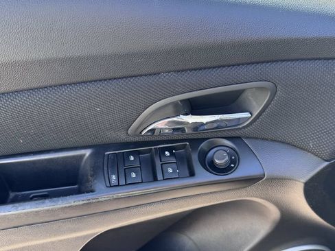 Used 2011 Chevrolet Cruze LT FWD image 9