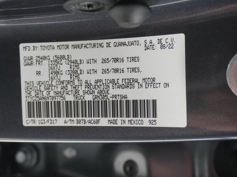 Used 2022 Toyota Tacoma TRD Off-Road image 30