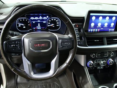 Used 2021 GMC Yukon XL SLT w/ SLT Luxury Plus Package image 6