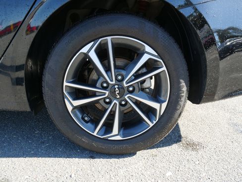 Used 2024 Kia Forte LXS image 12