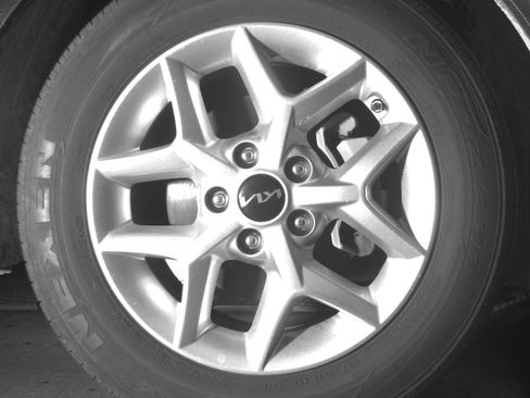 Used 2025 Kia Soul LX w/ LX Technology Package FWD image 13