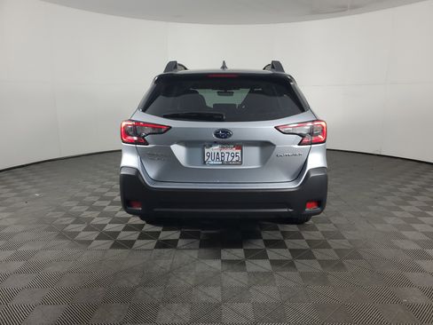 Used 2025 Subaru Outback Premium image 5