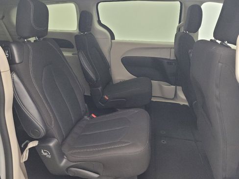 Used 2023 Chrysler Voyager LX FWD image 19