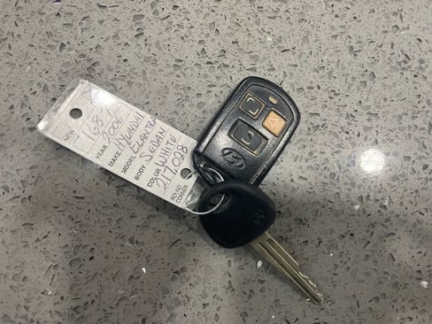 Used 2006 Hyundai Elantra GLS FWD image 5