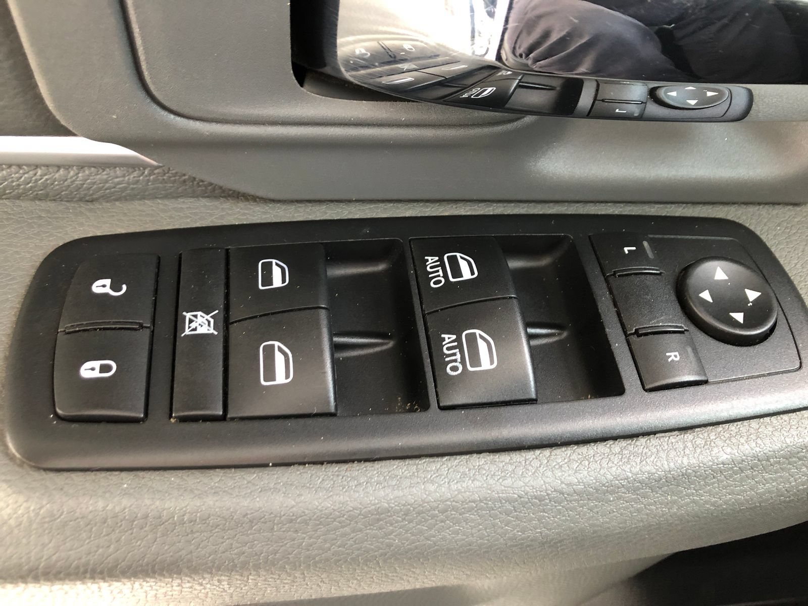Used 2016 RAM 2500 SLT AWD/4WD image 35