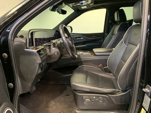 Used 2023 Cadillac Escalade Premium Luxury w/ Performance Package AWD/4WD image 22