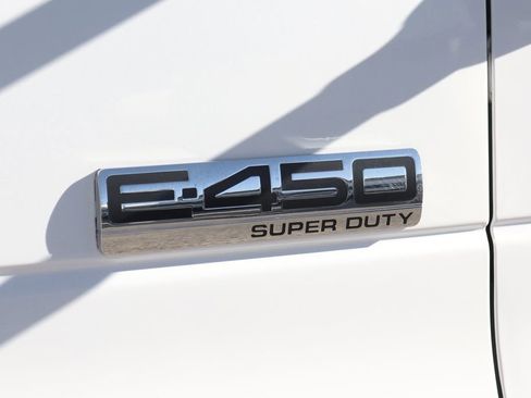 Used 2017 Ford E-450 and Econoline 450 Super Duty w/ Power Windows & Locks Group image 38