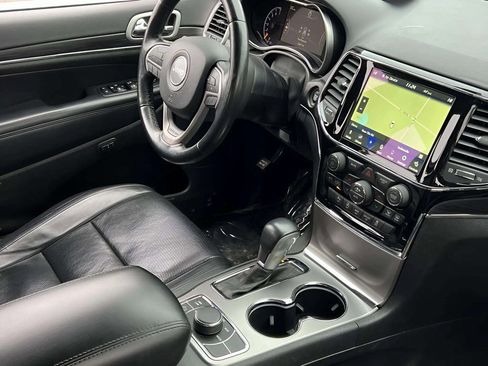 Used 2020 Jeep Grand Cherokee Limited w/ Luxury Group II image 3