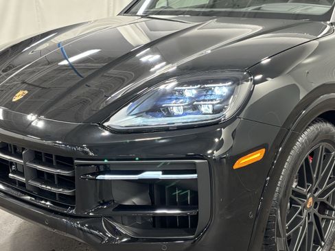 New 2026 Porsche Cayenne GTS AWD/4WD image 32