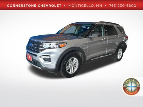 Used 2022 Ford Explorer XLT w/ Equipment Group 202A AWD/4WD image 1