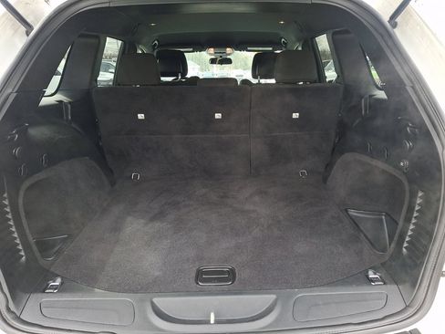 Used 2021 Jeep Grand Cherokee Laredo image 18