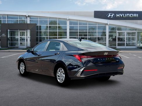 New 2026 Hyundai Elantra Blue image 5