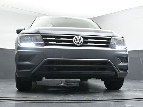 Used 2021 Volkswagen Tiguan SE image 19