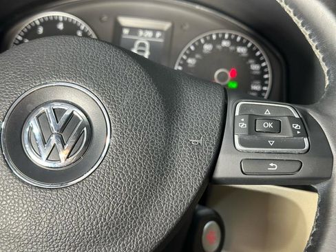 Used 2013 Volkswagen Eos Executive image 30