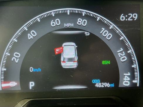 Used 2023 Toyota RAV4 XLE Premium image 12