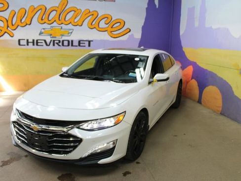 Used 2019 Chevrolet Malibu Premier FWD image 4