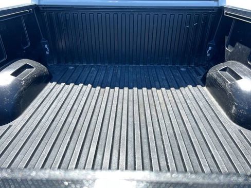 Used 2022 Toyota Tundra SR5 w/ SR5 Convenience Package AWD/4WD image 19
