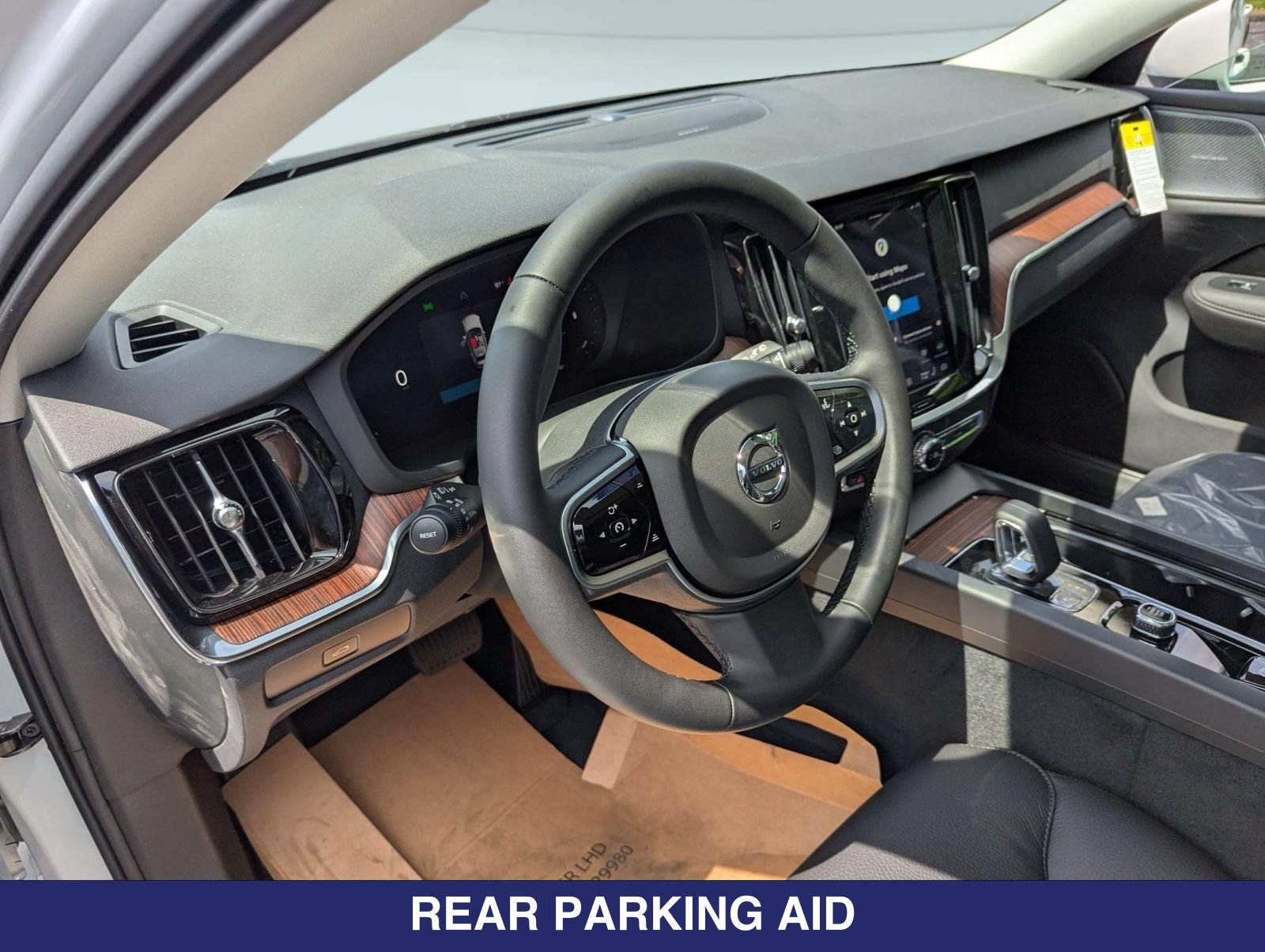 Certified 2026 Volvo V60 B5 Cross Country Plus w/ Protection Package Premier AWD/4WD image 8