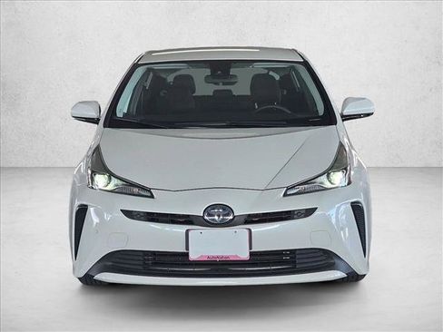 Used 2020 Toyota Prius LE FWD image 2