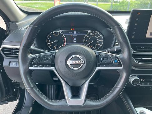 Used 2023 Nissan Altima 2.5 SL AWD/4WD image 16