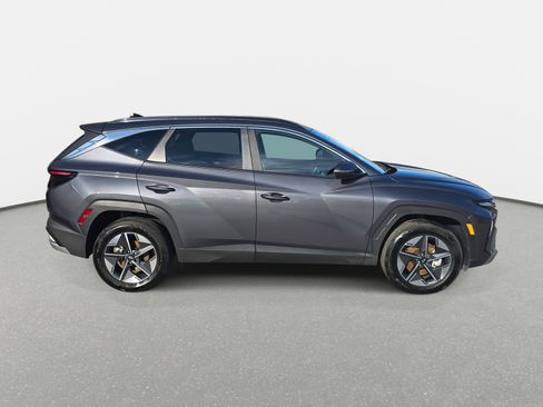 Certified 2025 Hyundai Tucson SEL AWD/4WD image 4