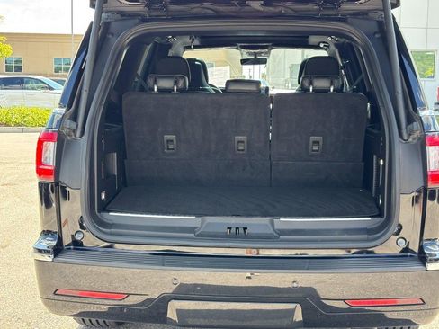 Used 2018 Lincoln Navigator Reserve w/ Technology Package AWD/4WD image 9