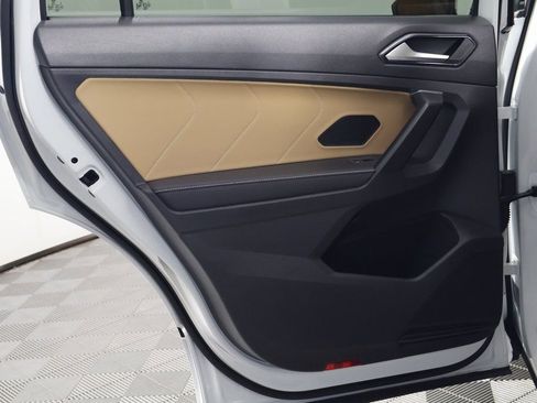 Used 2022 Volkswagen Tiguan SE R-Line image 13