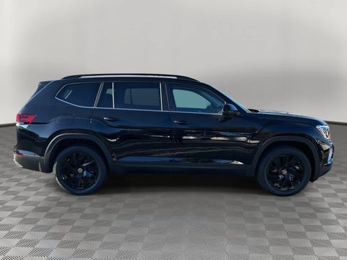 New 2026 Volkswagen Atlas SE FWD image 2