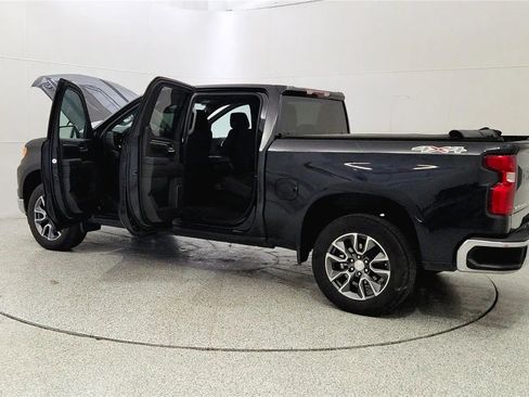 Used 2023 Chevrolet Silverado 1500 LT AWD/4WD image 11