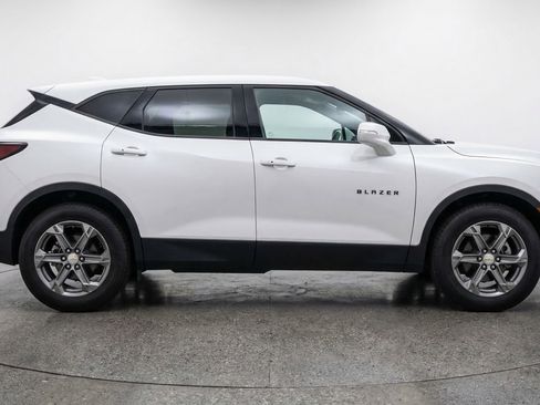 Used 2025 Chevrolet Blazer LT image 11