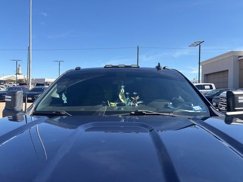 Used 2022 GMC Sierra 3500 SLE w/ SLE Convenience Package image 6