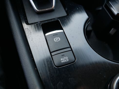 Certified 2023 Nissan Rogue SV image 32