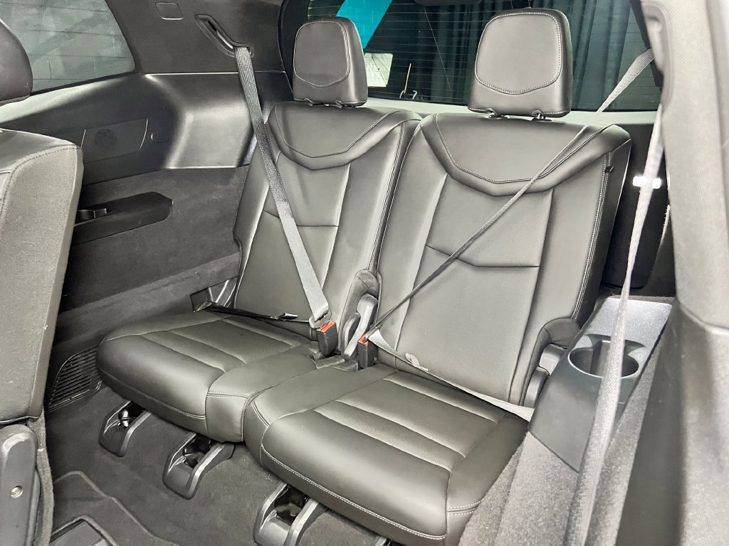 Used 2025 Cadillac XT6 Premium Luxury FWD image 23