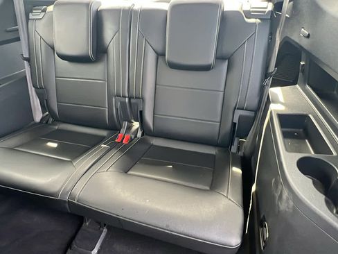 Certified 2021 Volkswagen Atlas SE image 31