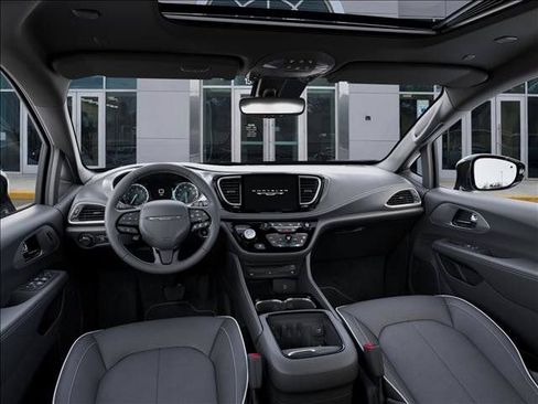 New 2027 Chrysler Pacifica Limited FWD image 14